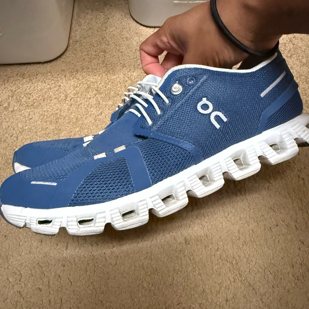 On Running Womens size 8 Blue Running Shoes